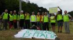 il gruppo fiab girabasse  saluta il giro  nei pressi del gpm di crosara..jpg